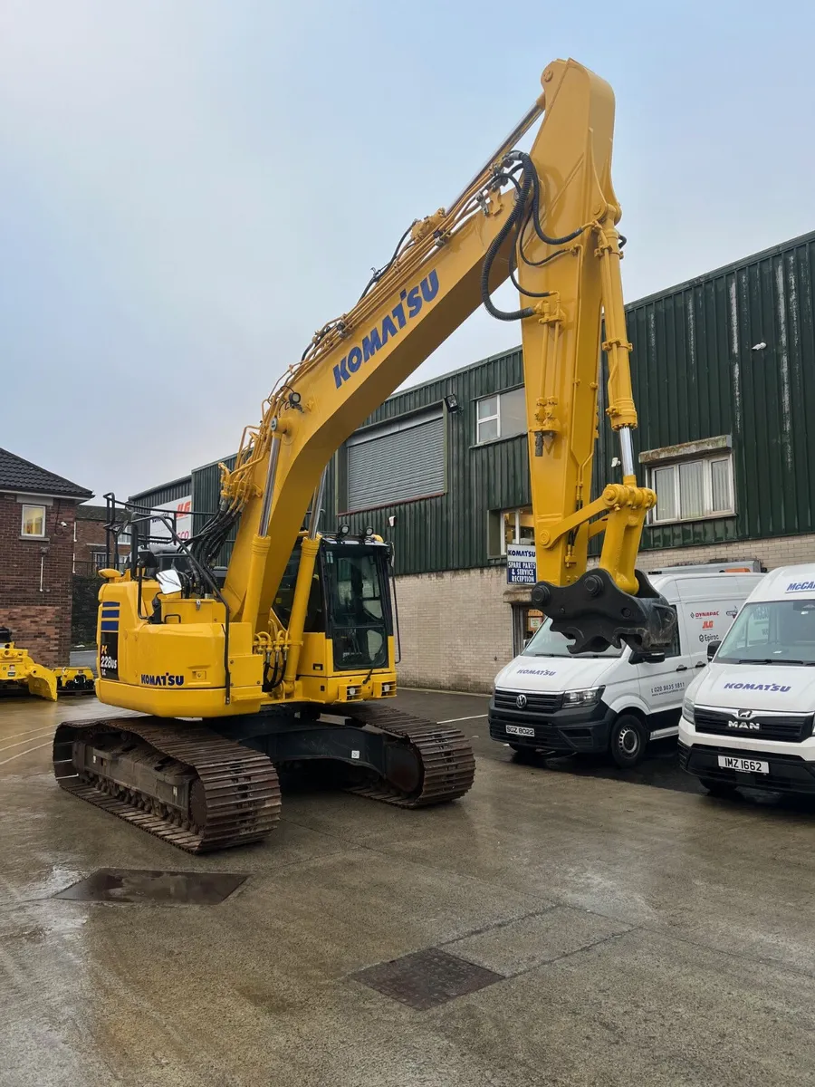 Komatsu PC228USLC-11E0 - Image 3