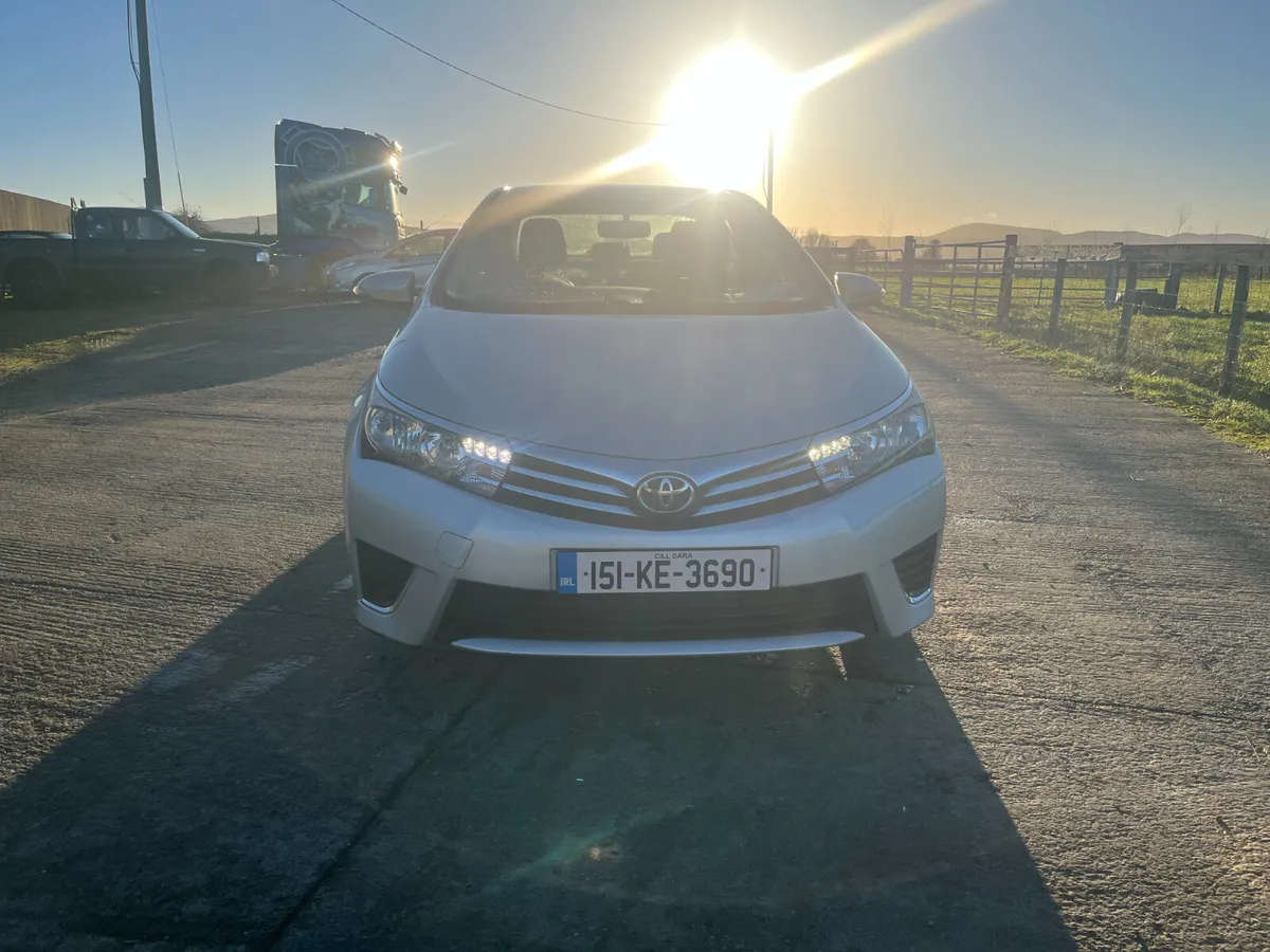 Toyota Corolla 2015 - Image 2