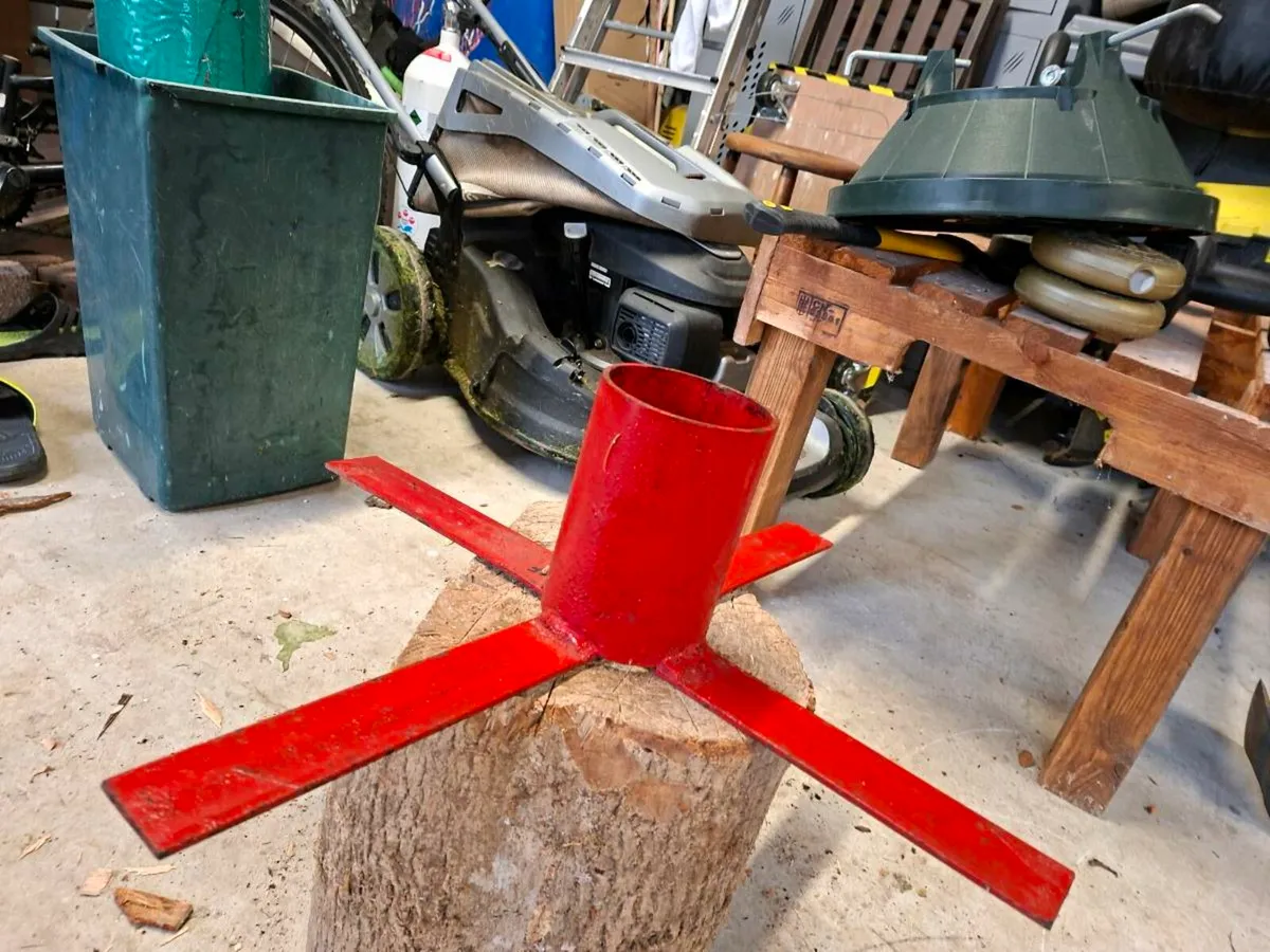 Christmas Tree stand - Image 1