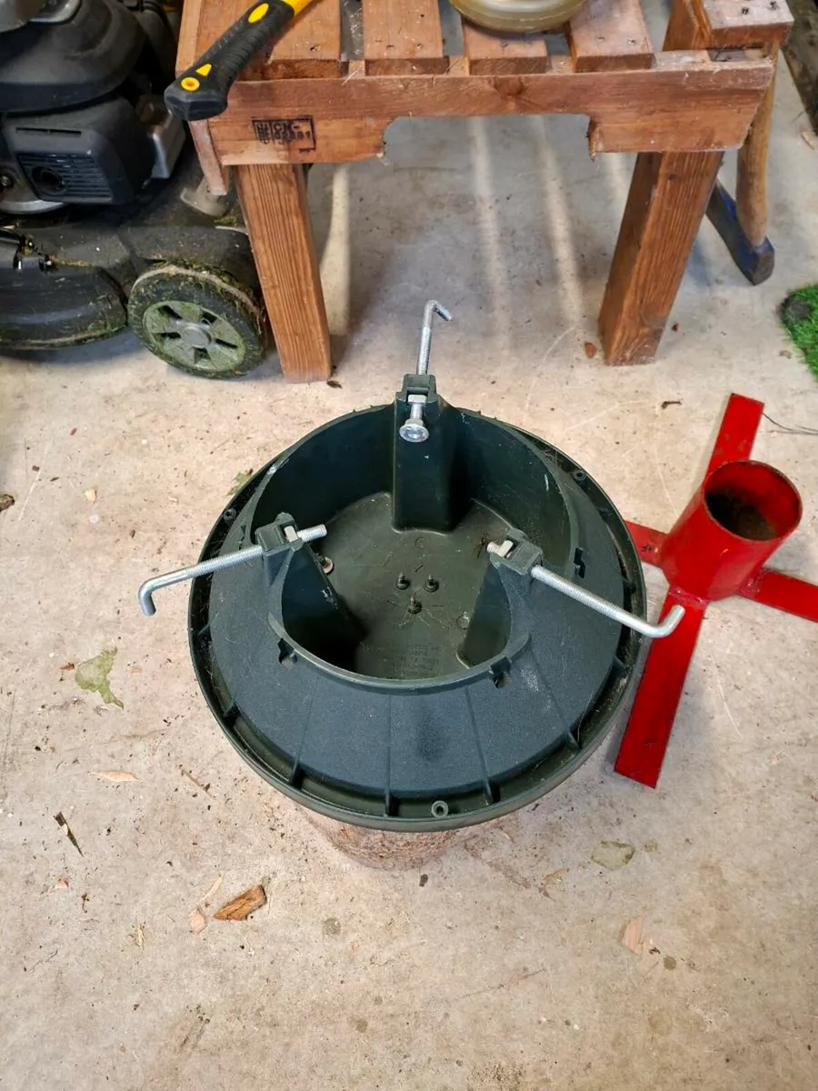 Christmas Tree stand - Image 4