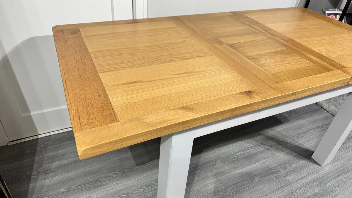 Extending Oak Dining Table Ex Display Like New - Image 4