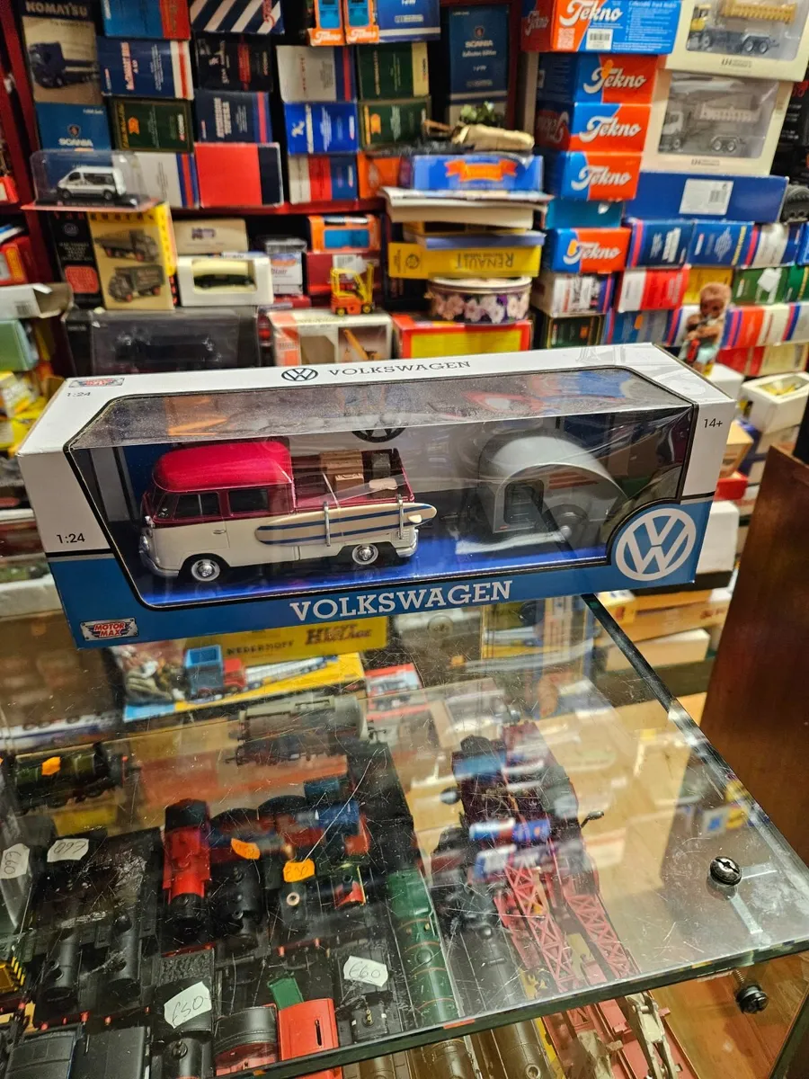 Corgi Motormax VW Van and Trailer - Image 1