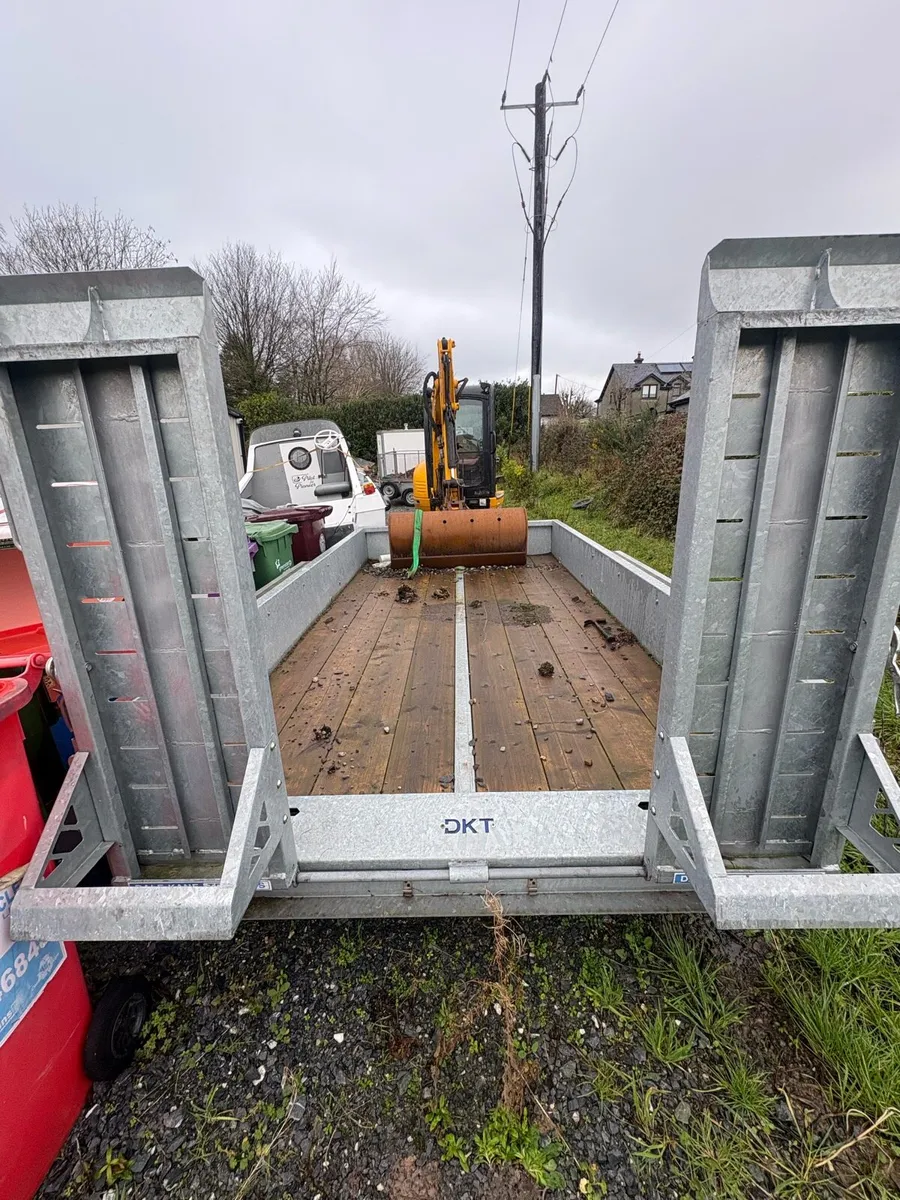 Dale Kane Plant Trailer 12”x6” - Image 1