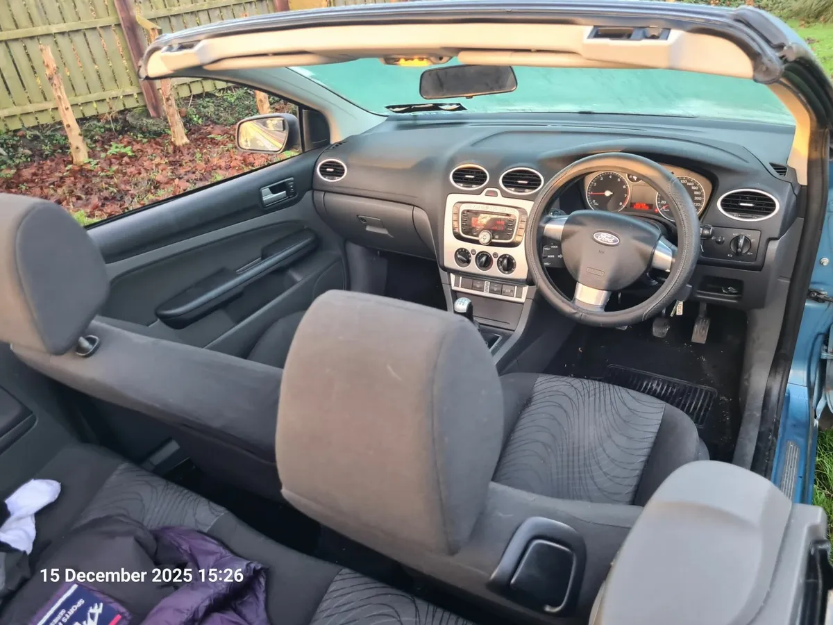 Ford Focus Convertible 2008 - Image 2