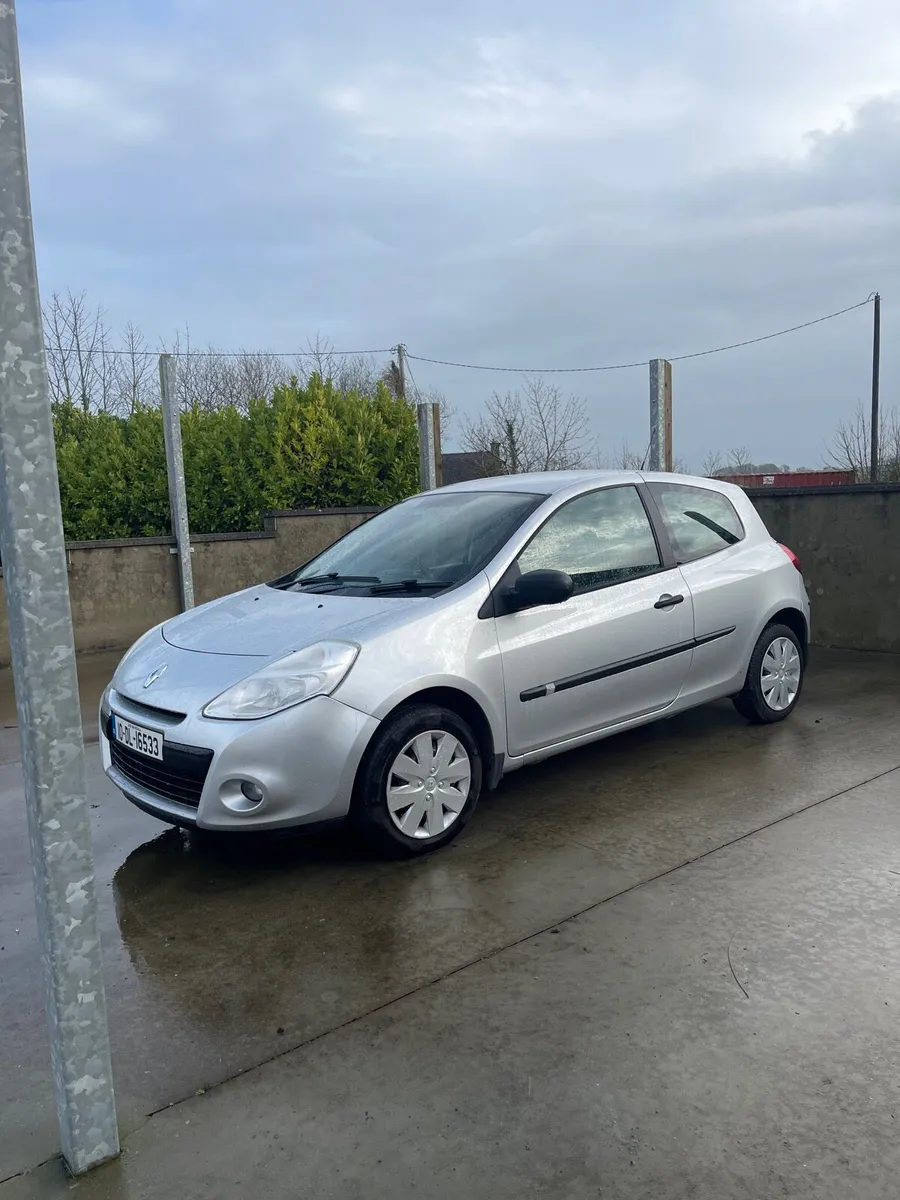 Renault Clio 1.2 Extreme only 51,000 miles - Image 1