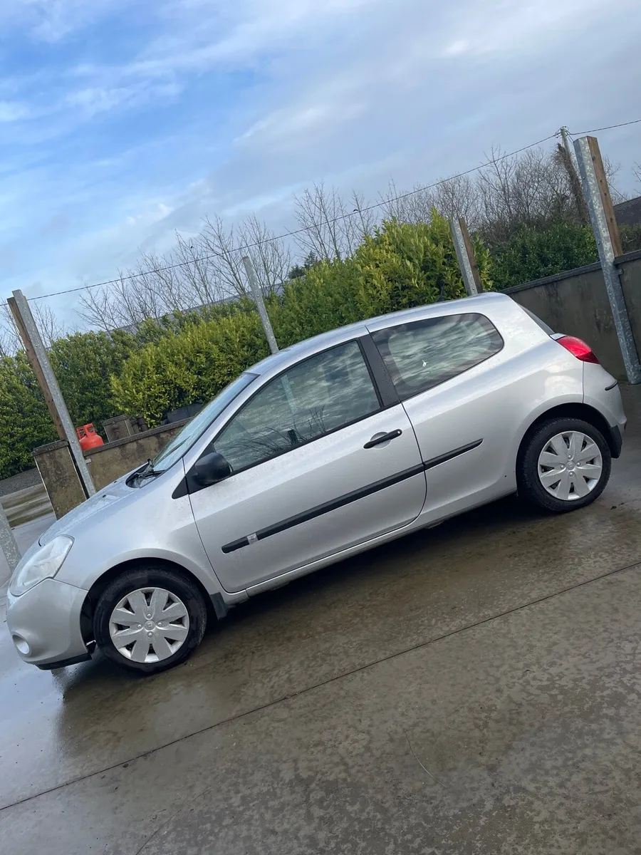 Renault Clio 1.2 Extreme only 51,000 miles - Image 3