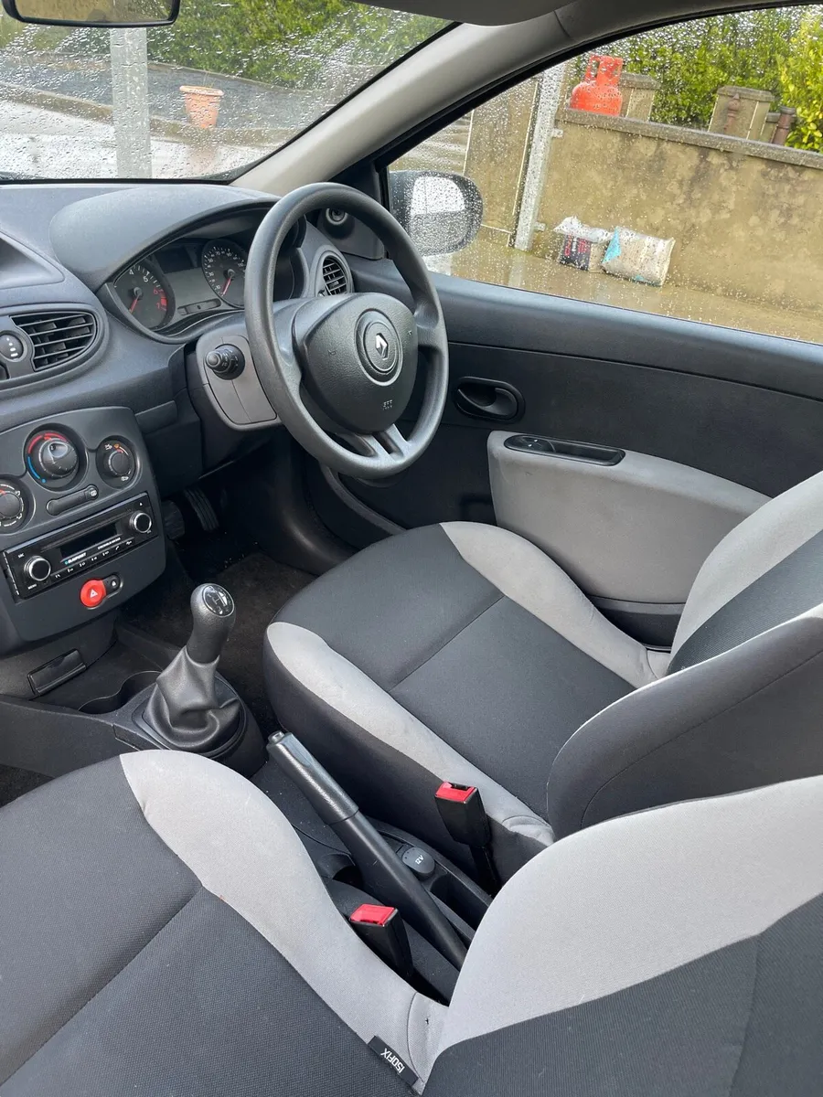 Renault Clio 1.2 Extreme only 51,000 miles - Image 4