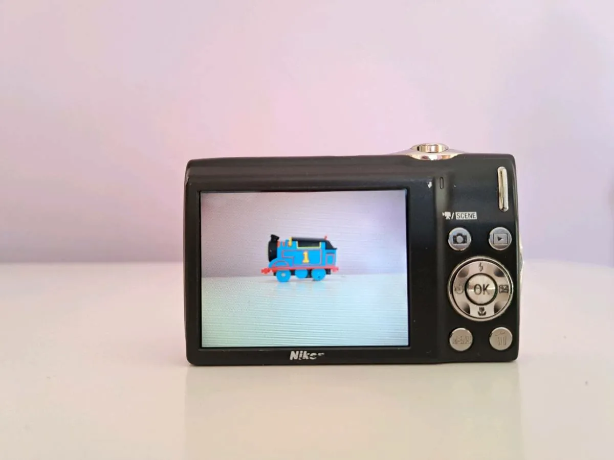 Nikon Coolpix s3000 - Image 2