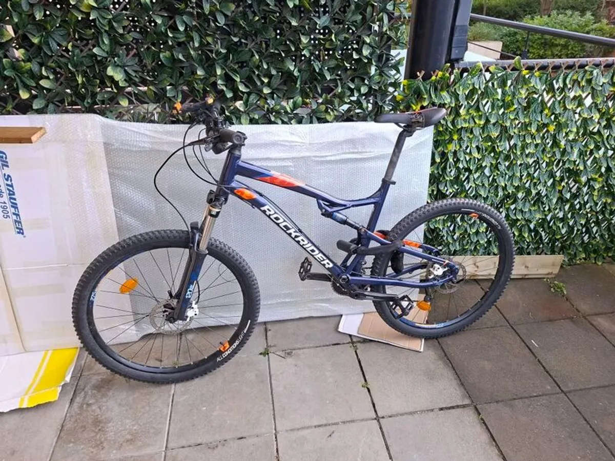 Mountain bike good as new - Image 1