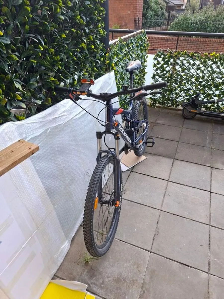 Mountain bike good as new - Image 2