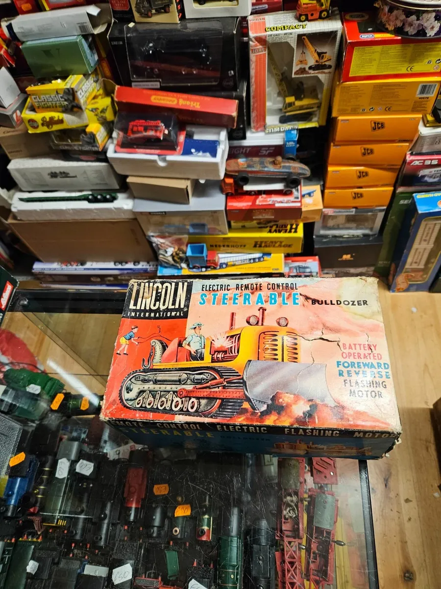 Corgi Lincoln International RC Bulldozer - Image 2