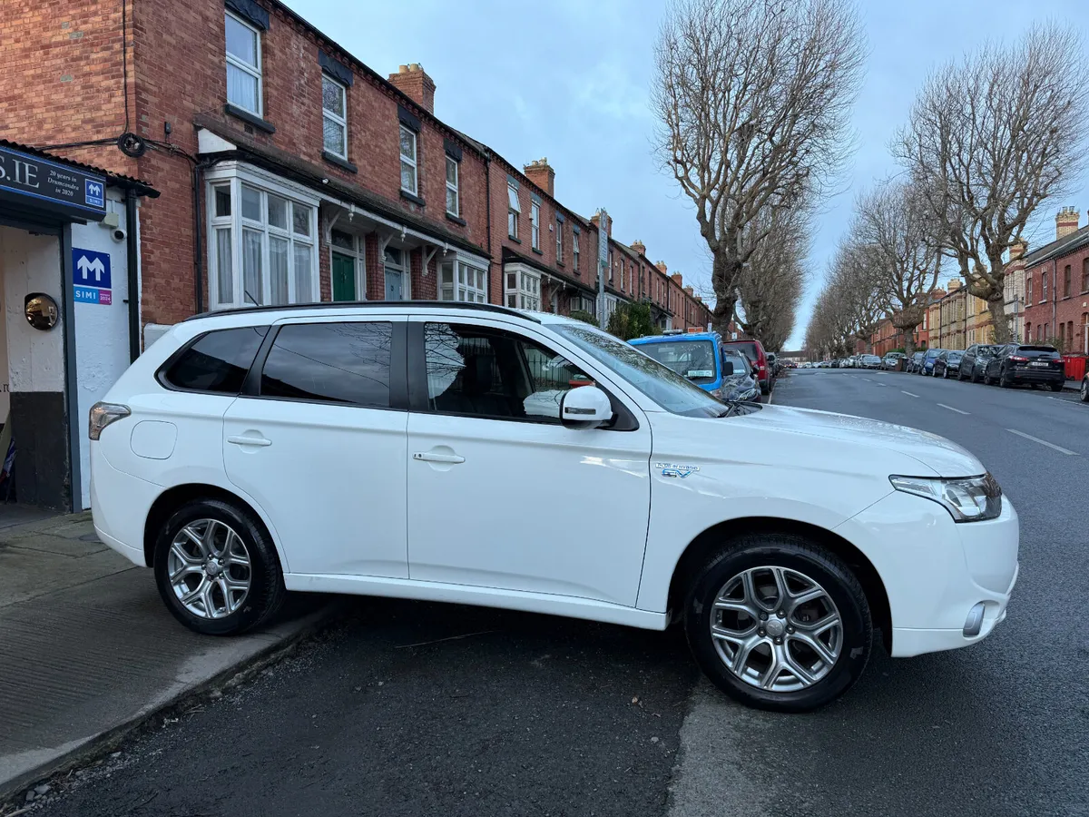 2014 Outlander, 2.0 PHEV, New Nct 01/2027, SIMI, - Image 4