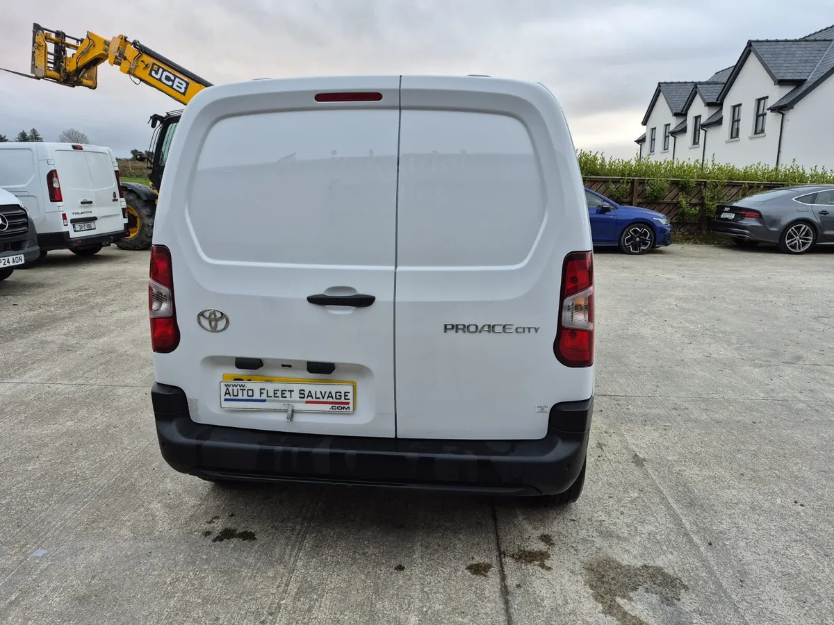 2024 TOYOTA PROACE CITY 1.5 HDI - Image 4