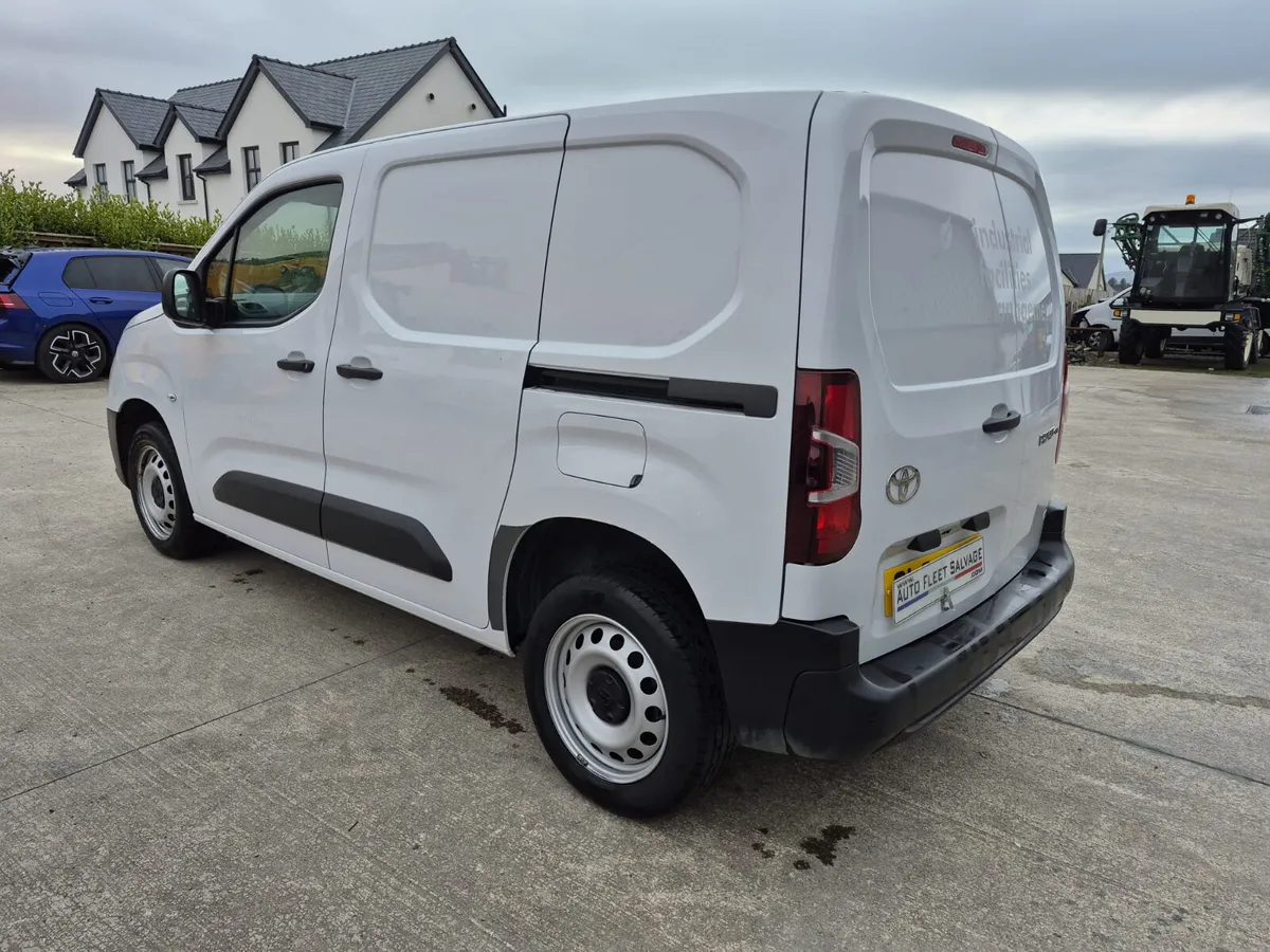 2024 TOYOTA PROACE CITY 1.5 HDI - Image 3