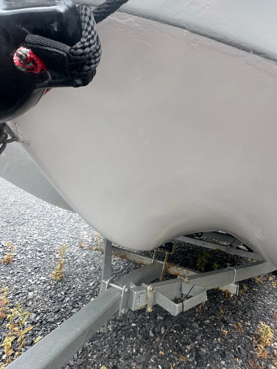 Pleasure Cabin Boat and Trailer - Image 4