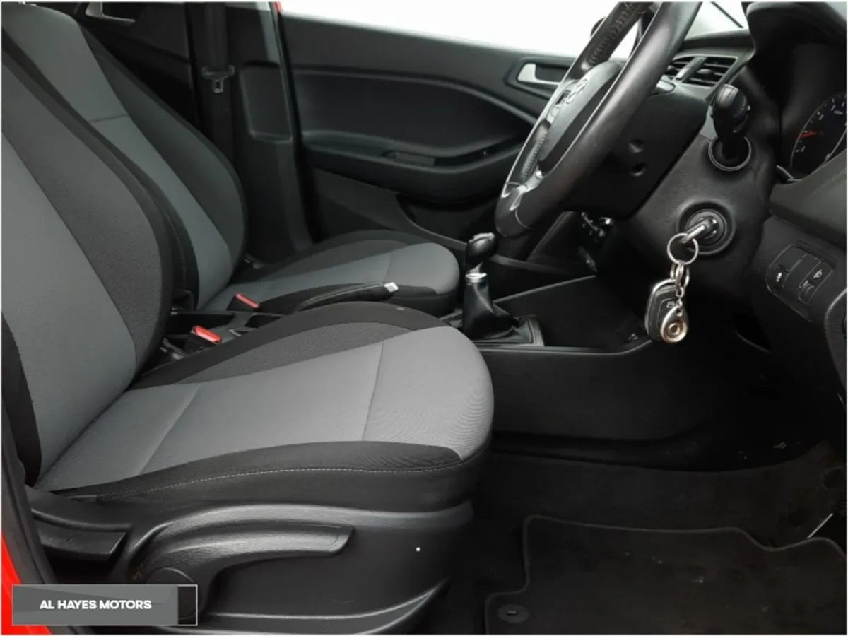 Hyundai i20 **1 OWNER**1.2 PETROL CLASSIC - Image 4