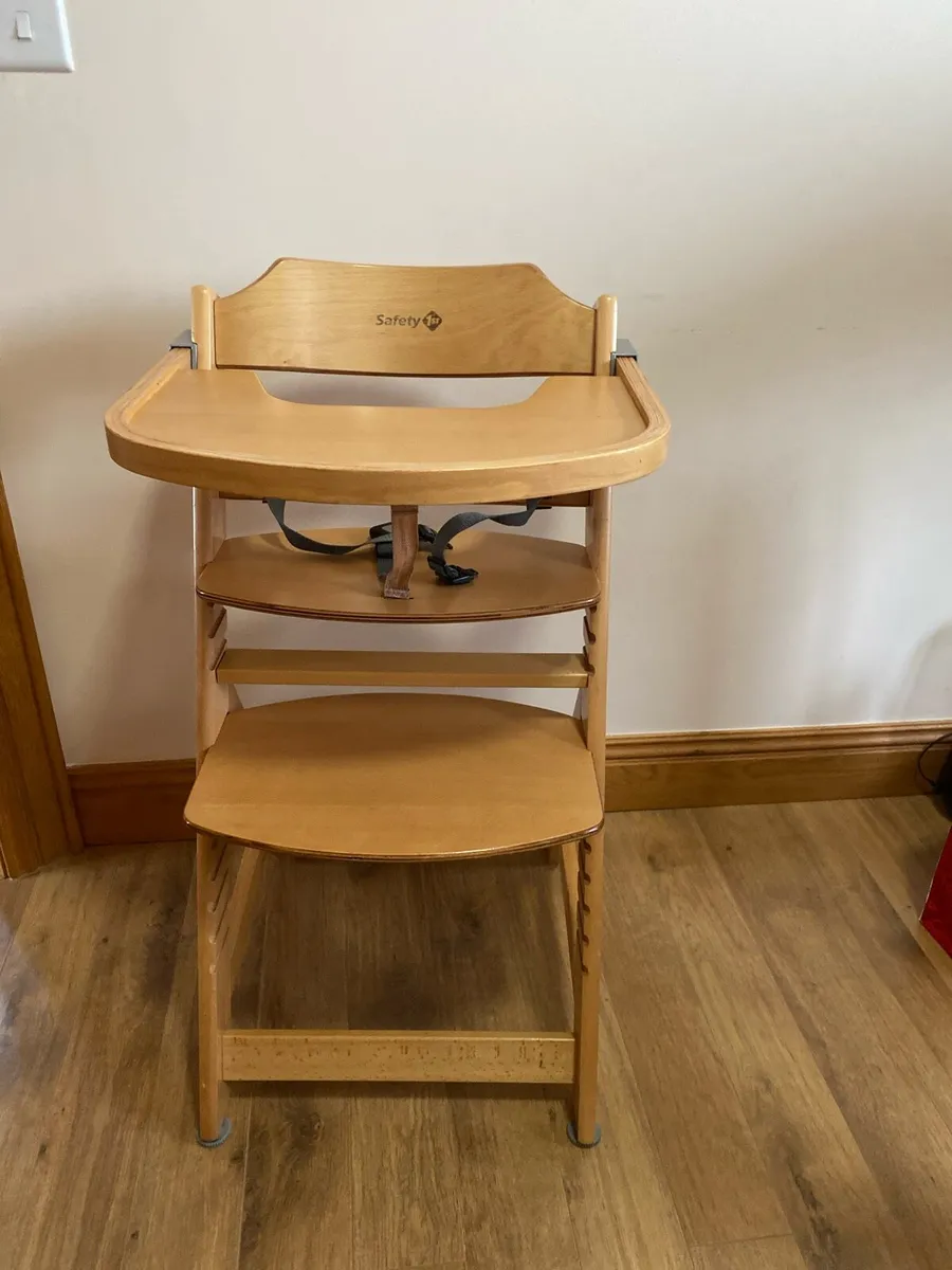 Wood highchair - Image 2