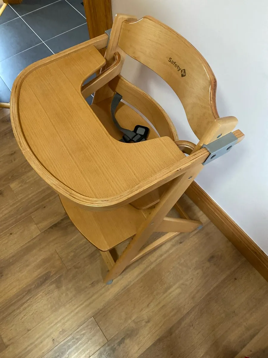 Wood highchair - Image 4