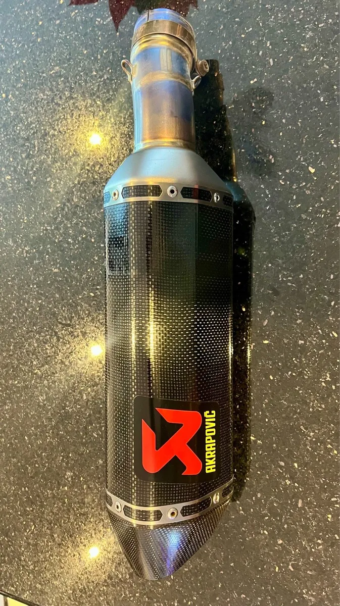 AKRAPOVIC EXHAUST CARBON BLACK - Image 2