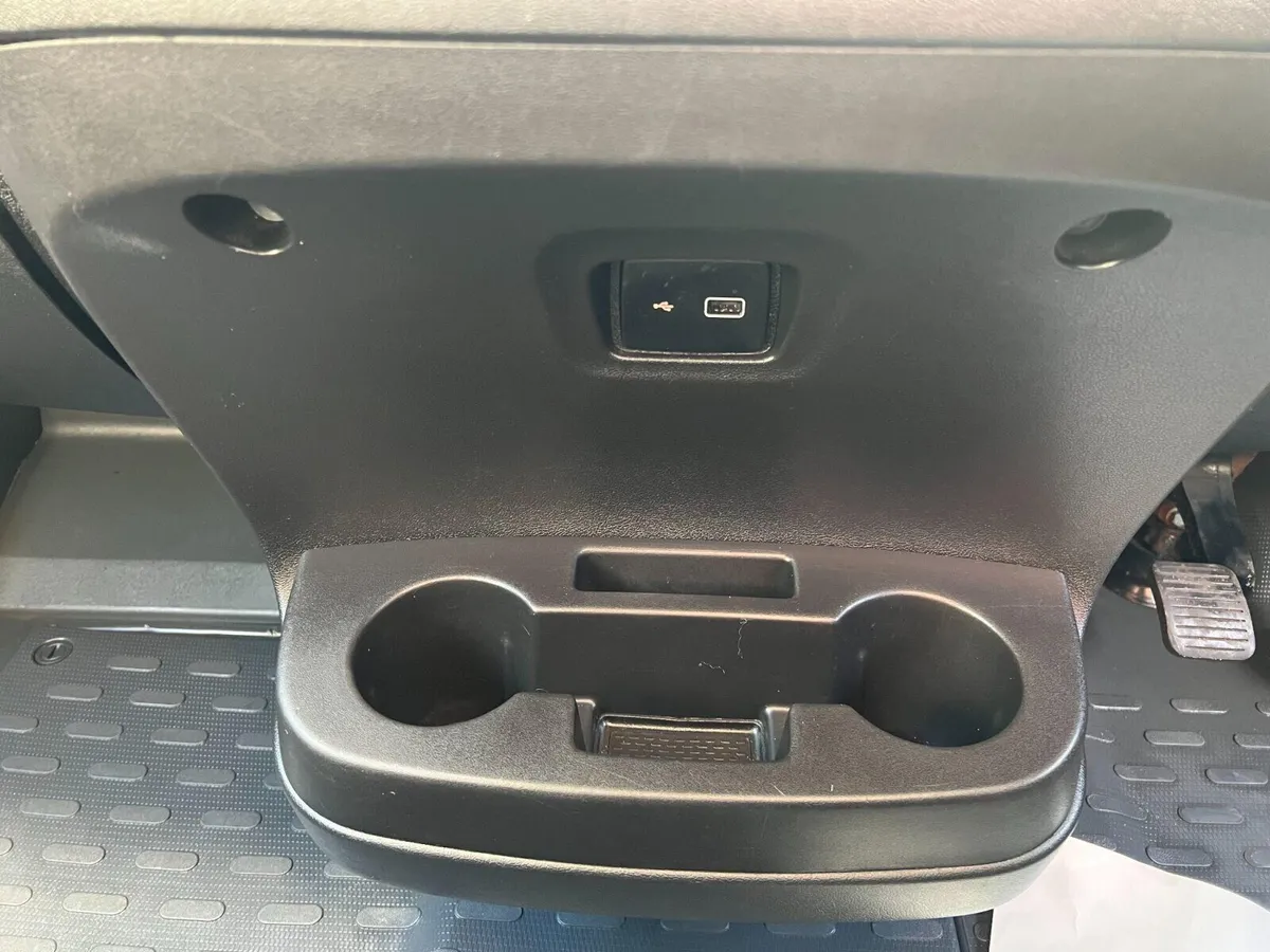 Peugeot Boxer 2.0 BlueHDi 335 Chassis Luton Van - Image 2