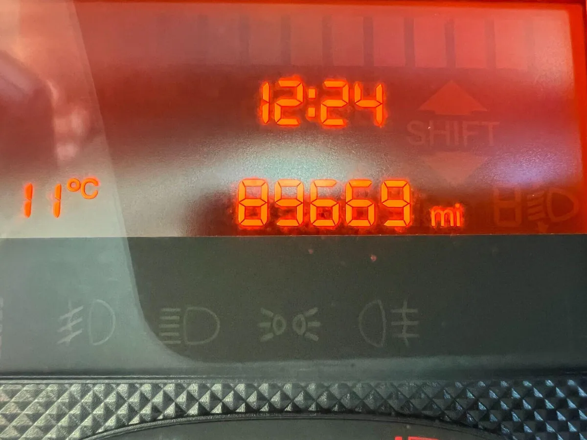 Peugeot Boxer 2.0 BlueHDi 335 Chassis Luton Van - Image 3