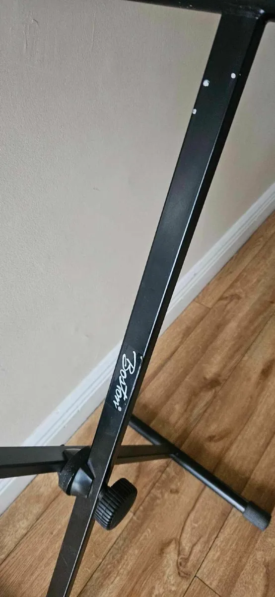 Keyboard stand - Image 1