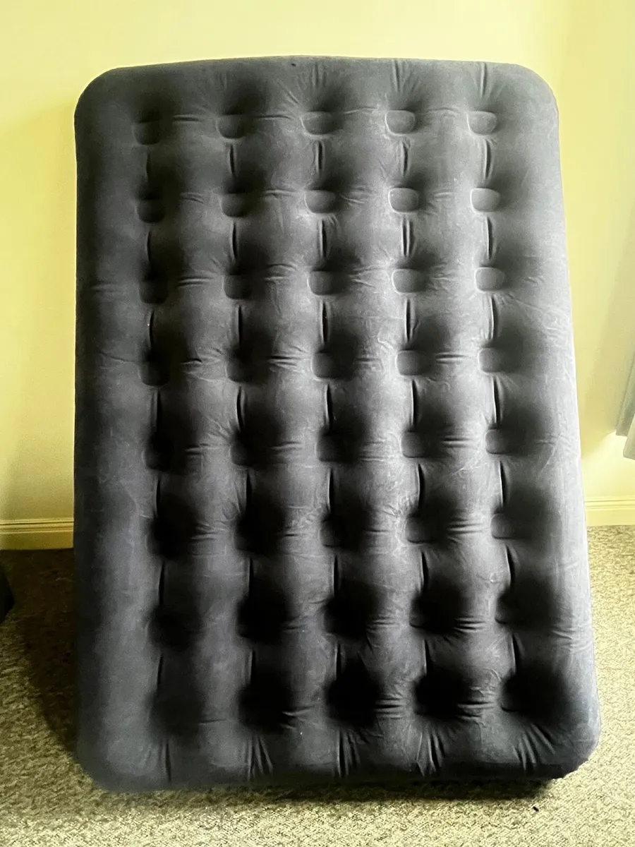 Double inflatable mattress with pump - Image 4