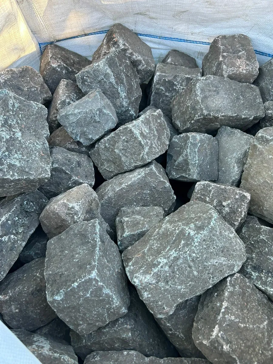 Reclaimed bricks and stone - Image 4