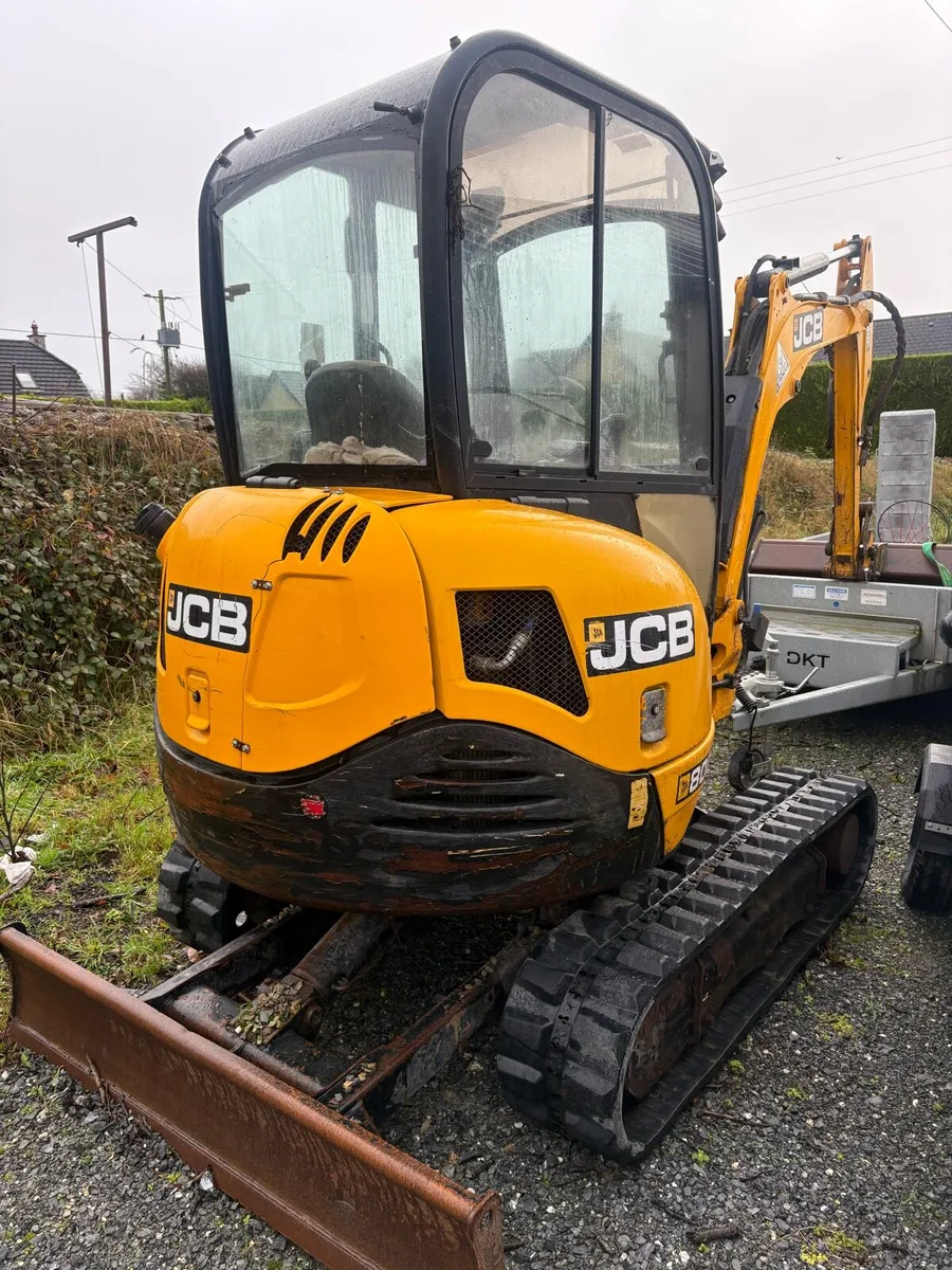 2017 JCB 8026 cts (w or w/o new Dale Kane trailer) - Image 1