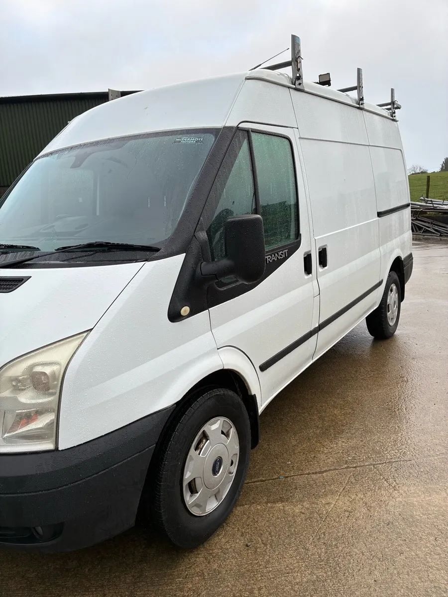 Transit van - Image 4
