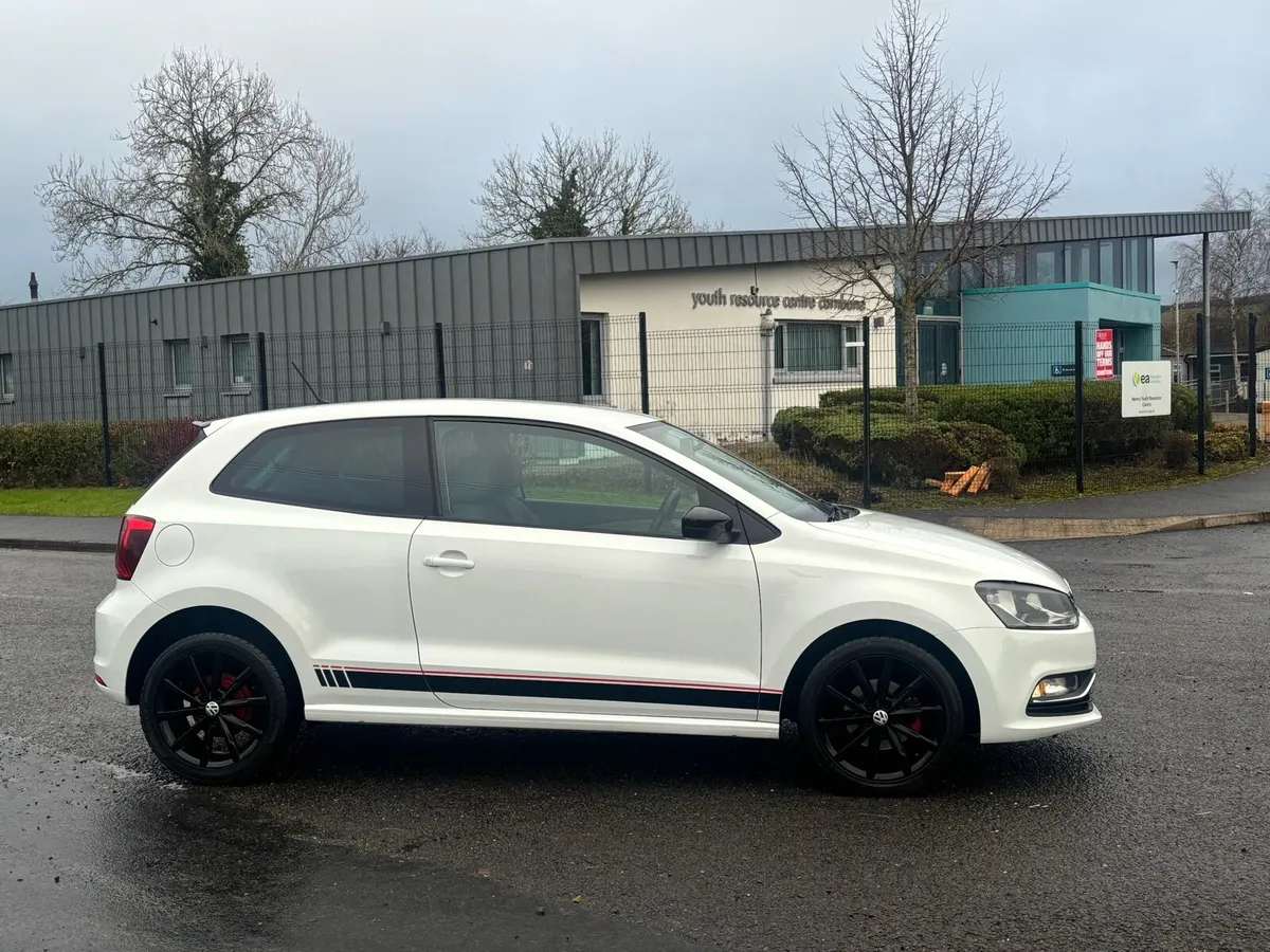 2015 Volkswagen polo se design - Image 2