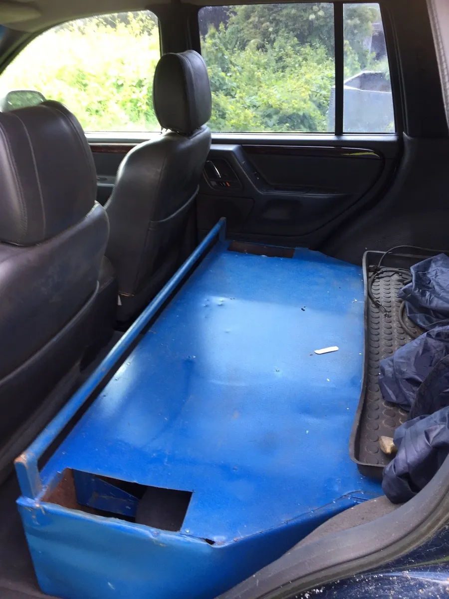 Jeep Grand Cherokee - Image 2