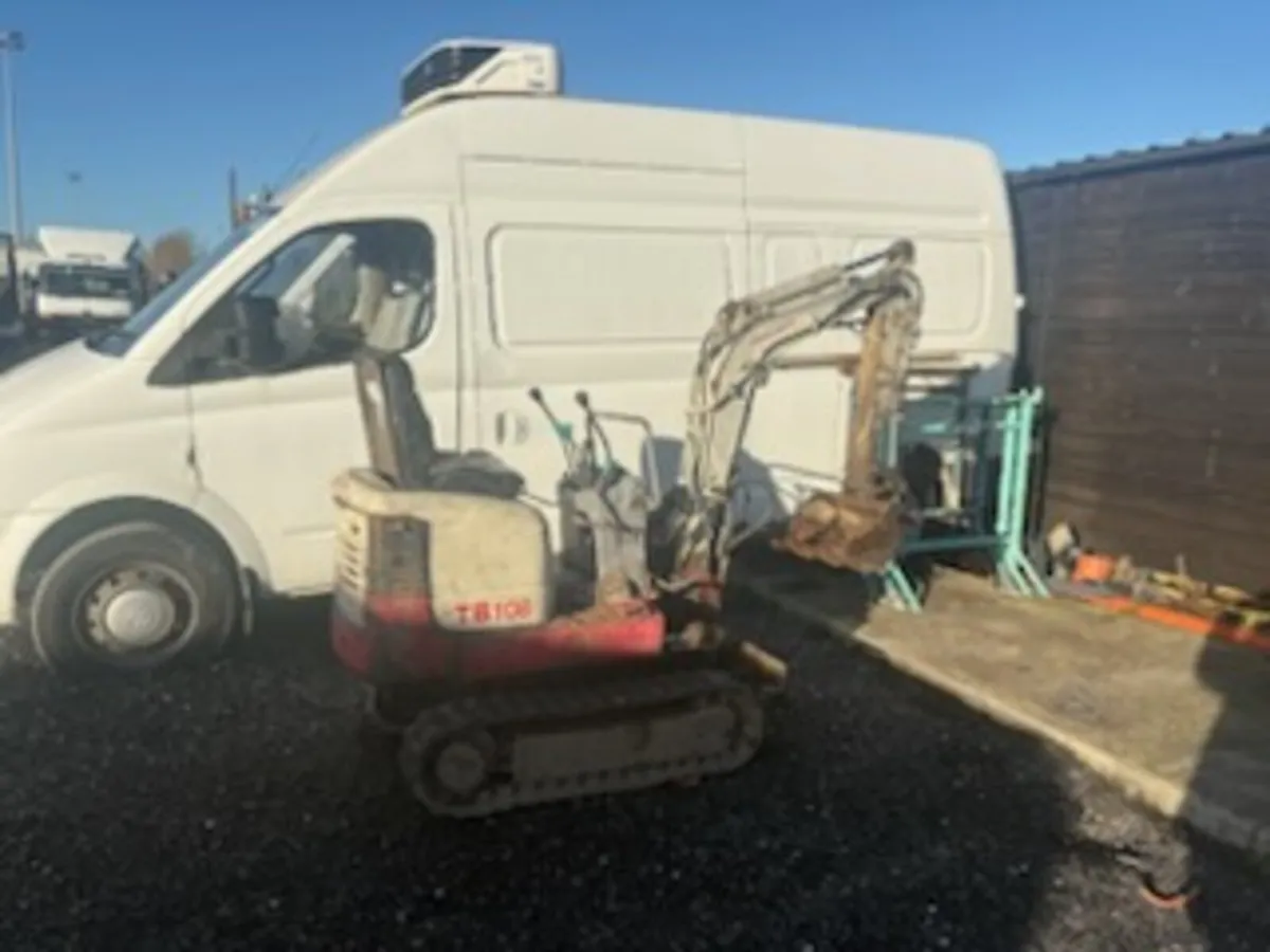 Takeuchi tb 108 micro digger - Image 4