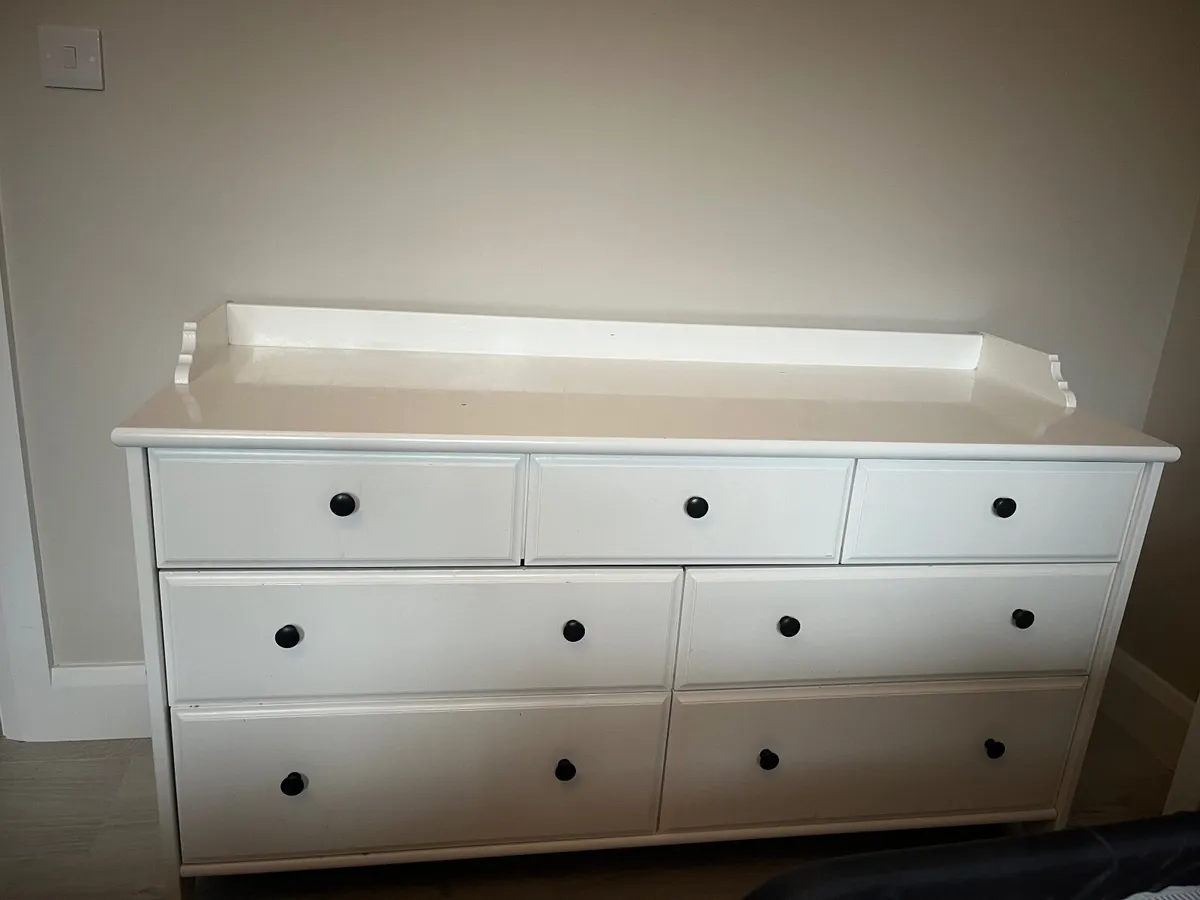Chest of drawers - Image 1