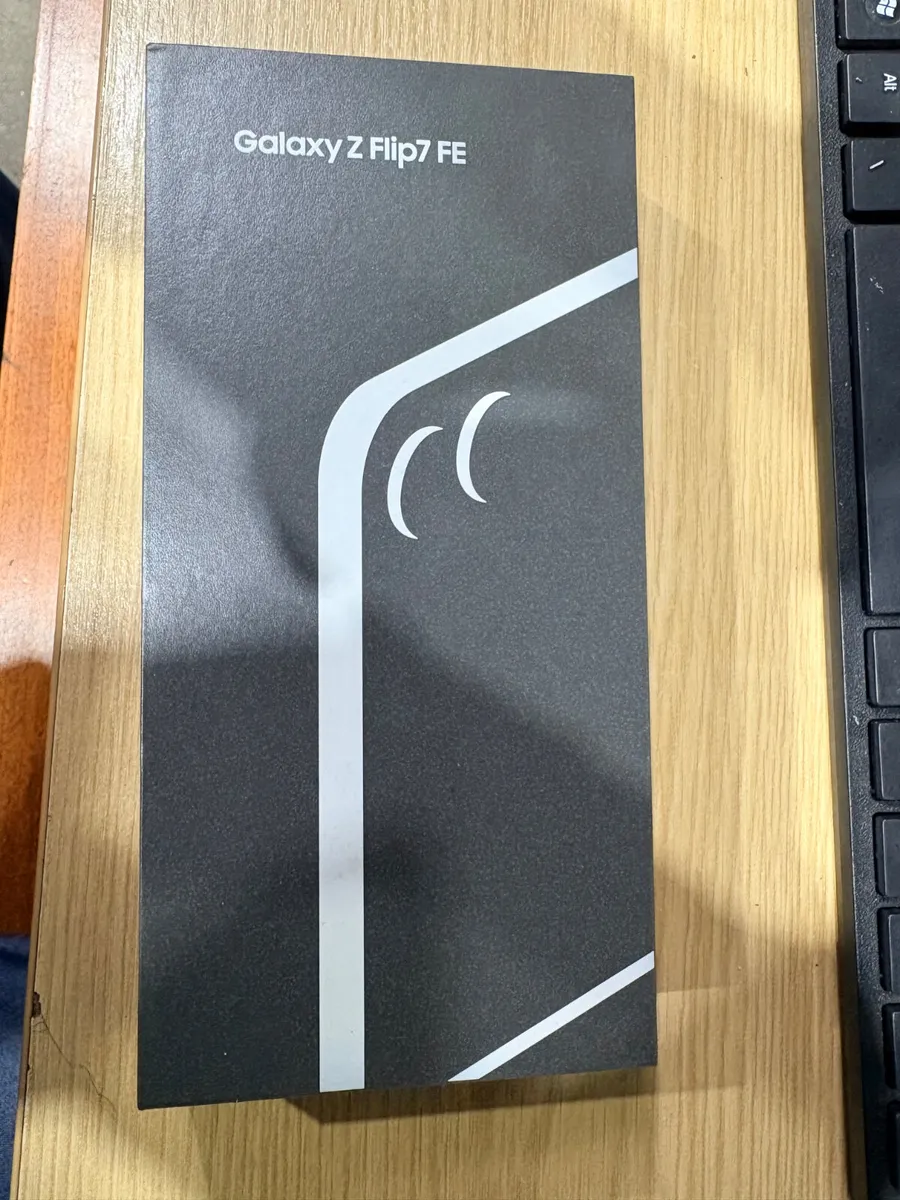 SAMSUNG GALAXY FLIP 7 FE WHITE - Image 2