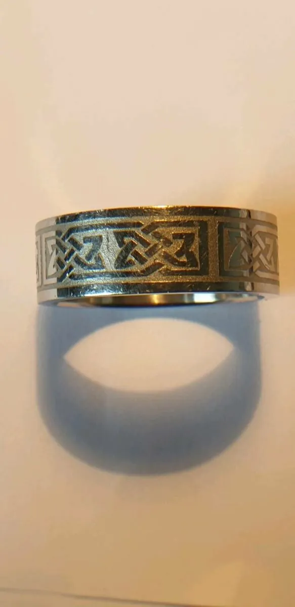 Celtic Design Silver Coloured Band - Image 3