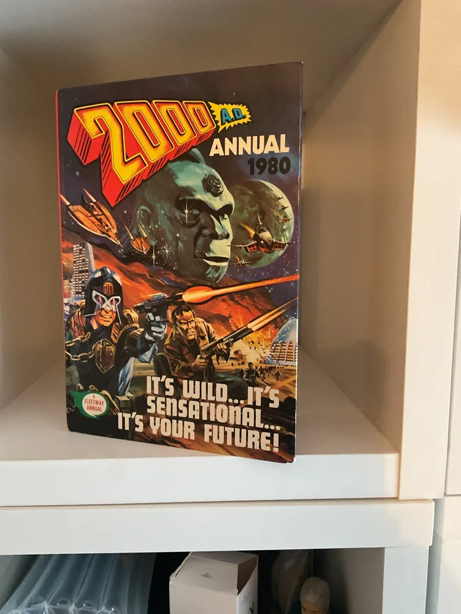 2000 ad annual - Image 1
