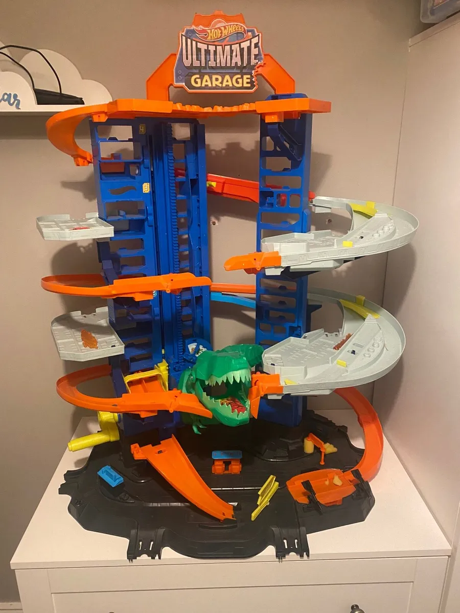 Hot wheels ultimate garage - Image 1