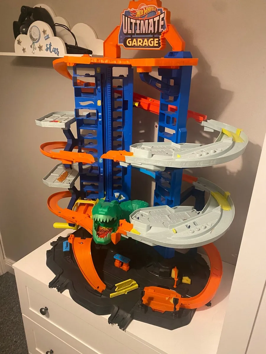 Hot wheels ultimate garage - Image 2