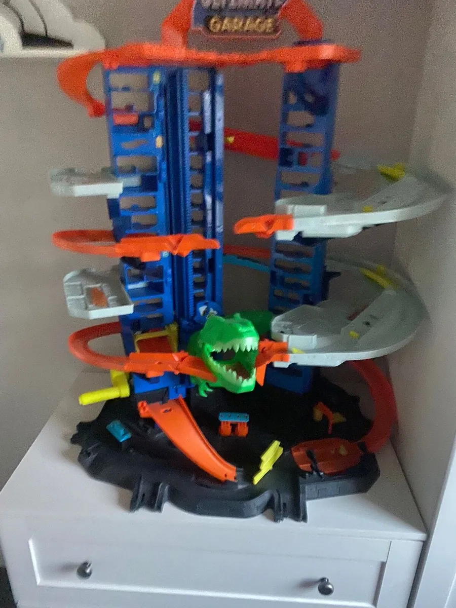 Hot wheels ultimate garage - Image 4
