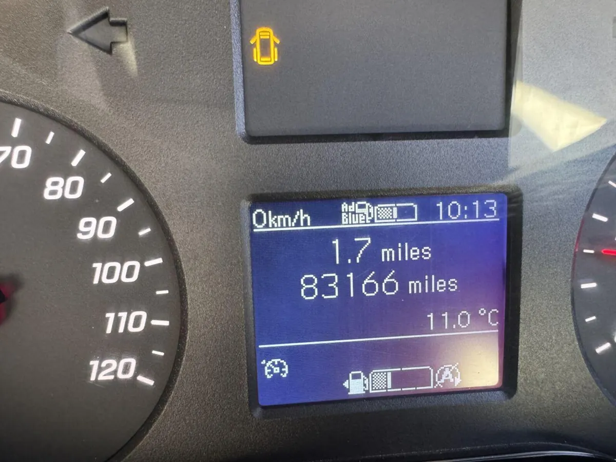 Mercedes-Benz Sprinter 2.0 315Cdi Luton Box Van - Image 4