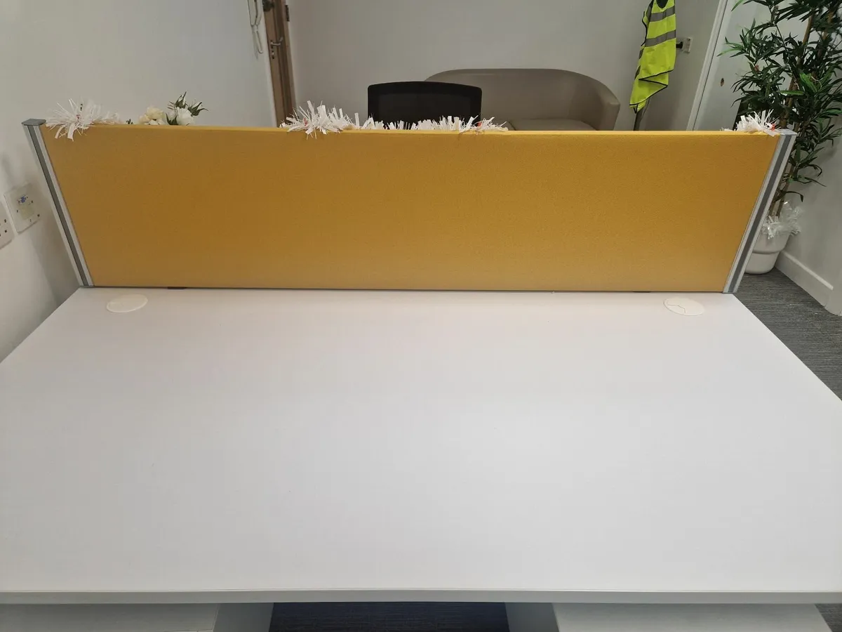 Near Office Workstation Set –