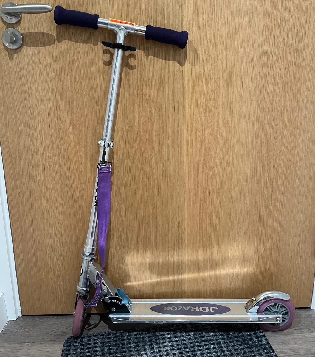 Razor Scooter - Image 3