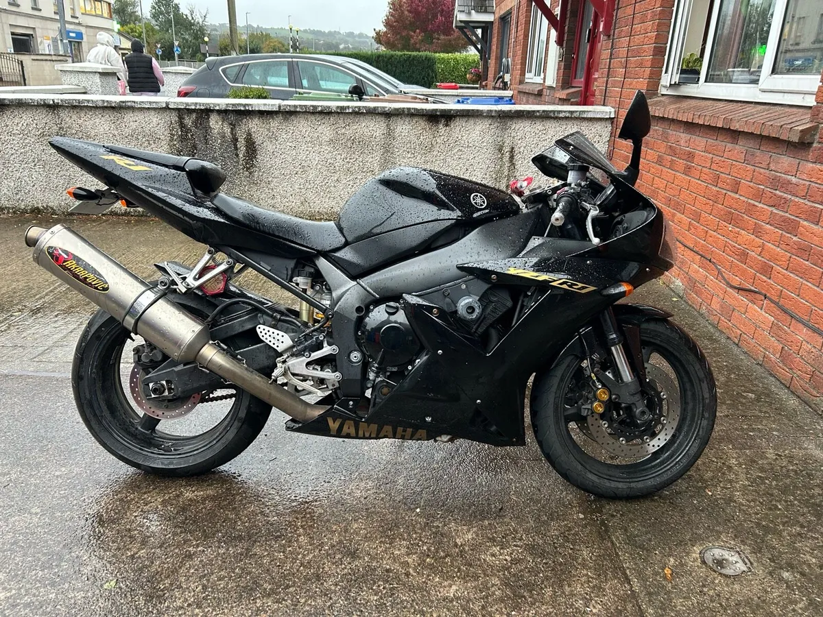 Yamaha YZF R1 - Image 2