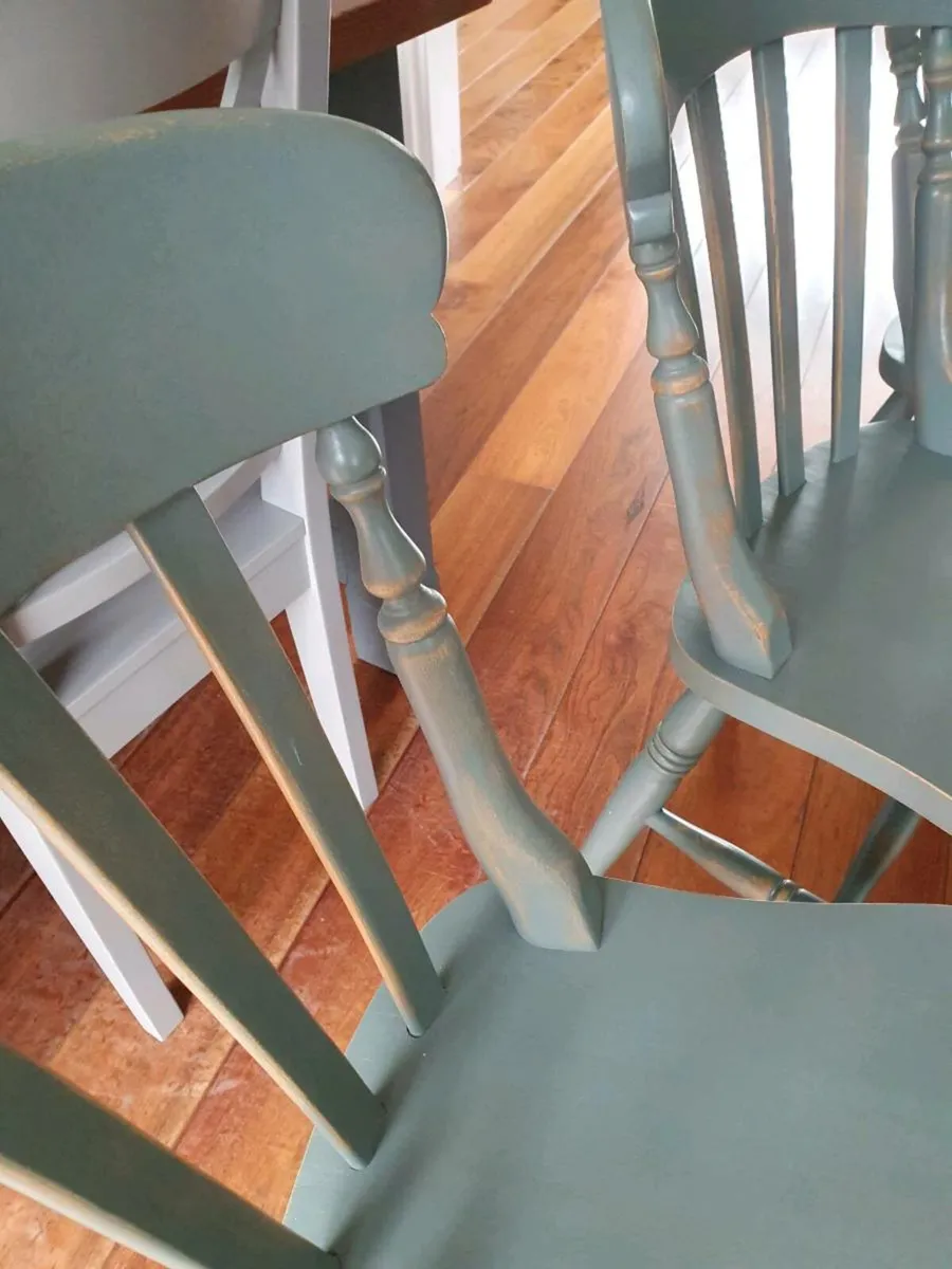 Set of 4 solid wood dining chai - Image 2