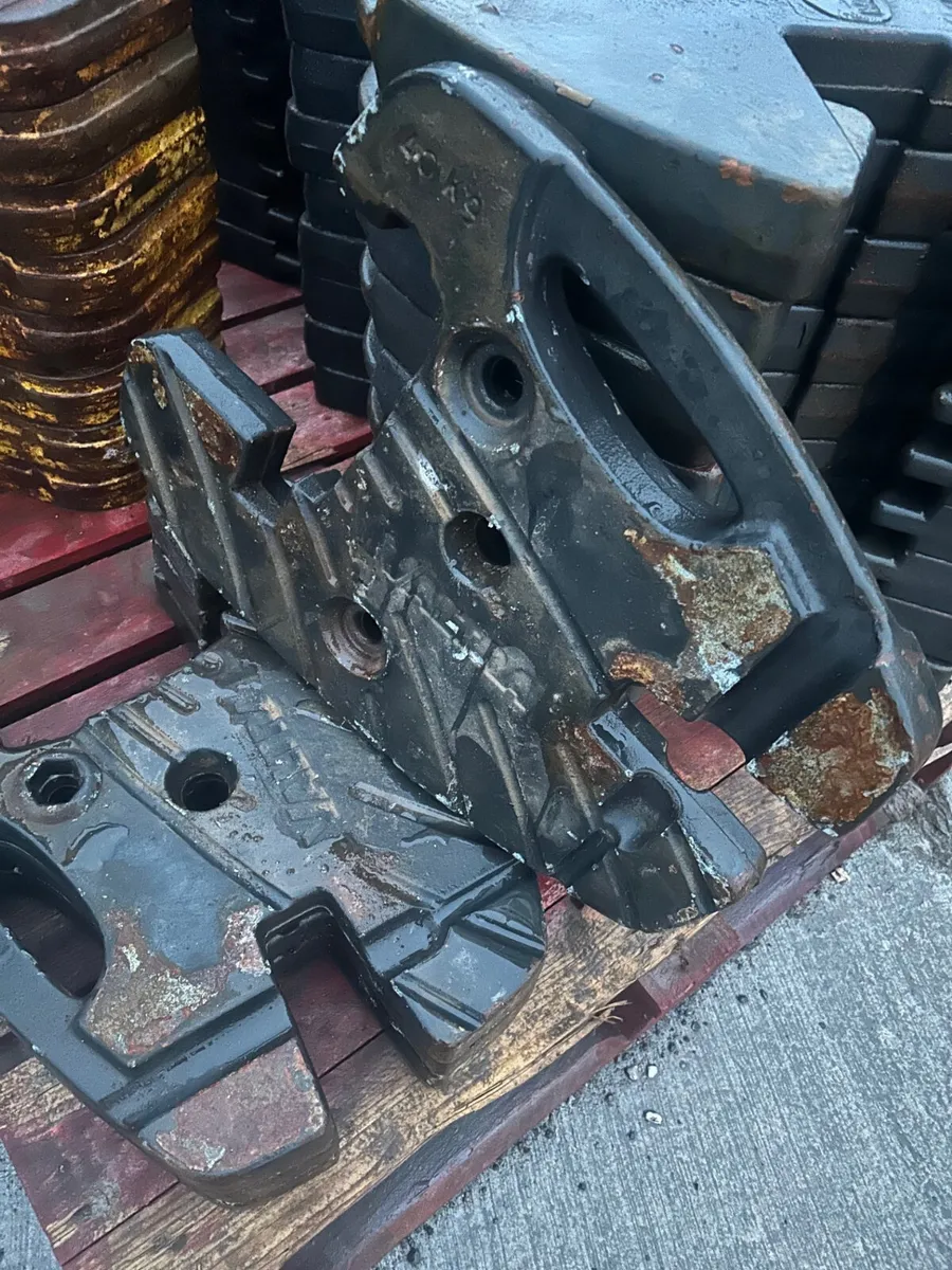 x4 40kg Valtra Weighs - Image 2