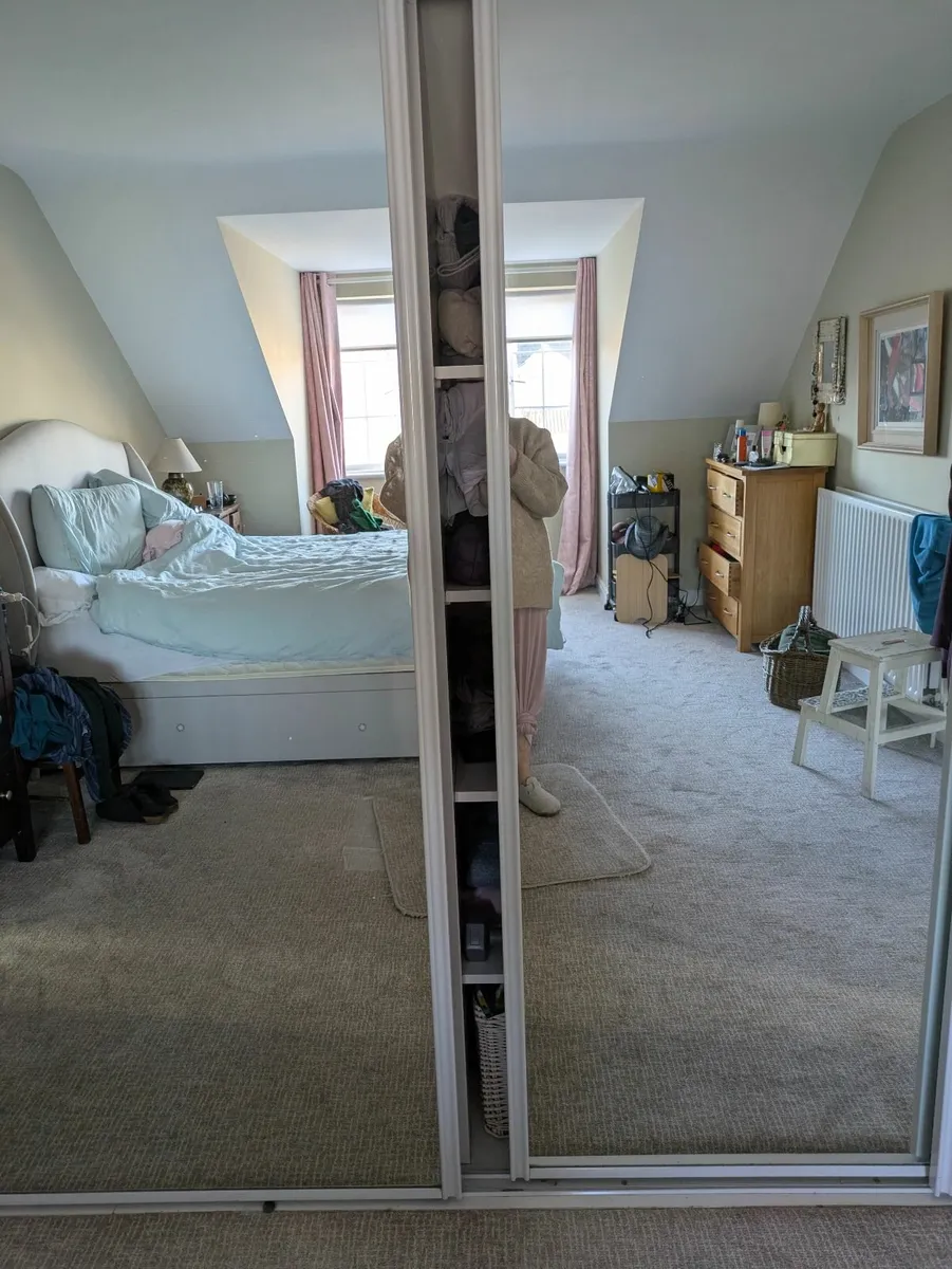 Mirrored wardrobe doors - Image 2