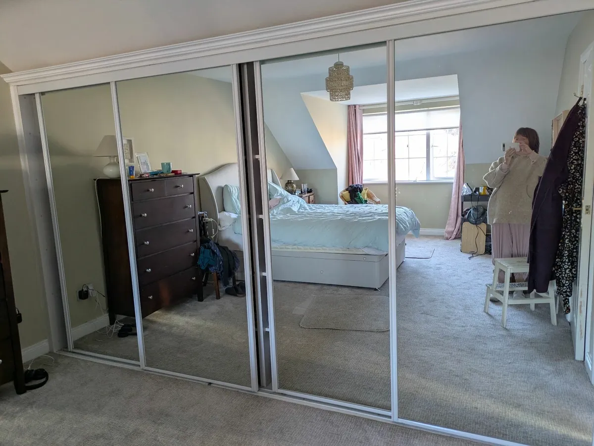 Mirrored wardrobe doors - Image 3