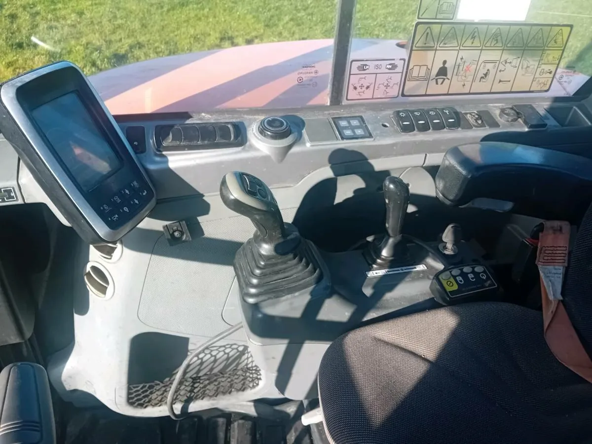 Doosan excavator - Image 4