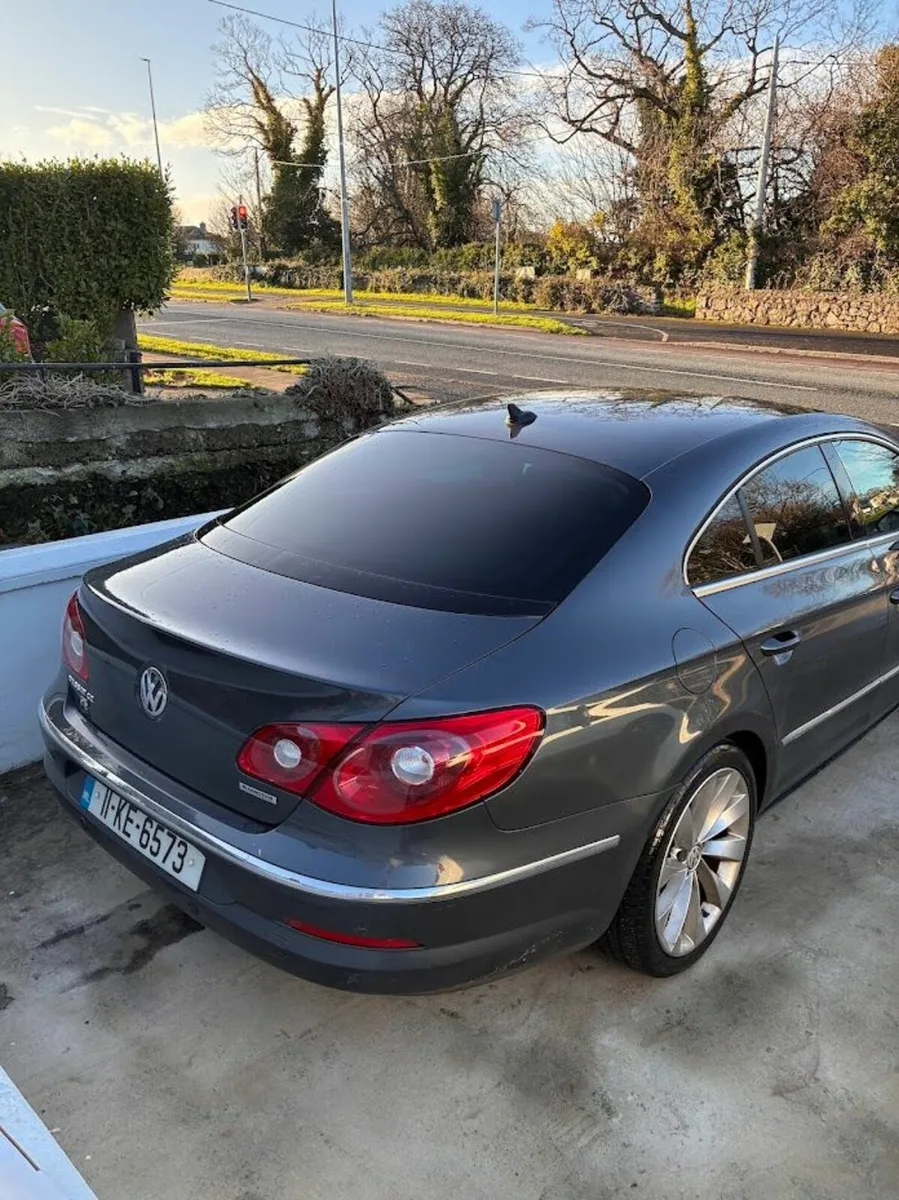 Volkswagen Passat 2011 - Image 1